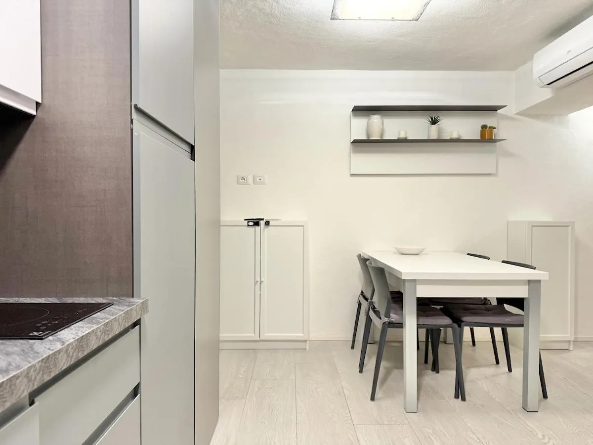 Apartment Fronte Mare Nel Cuore Di Lido Lido di Camaiore Italy